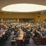 vergadering VN - réunion NU - UN meeting | Photo by Matthew TenBruggencate on Unsplash